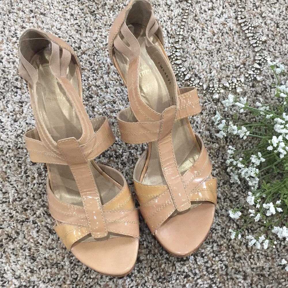 Stuart Weitzman nude sandals
